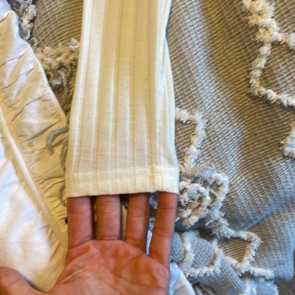 White crop top - Picture 2 of 4